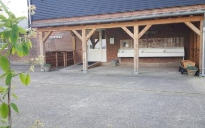 Nieuw bord boven de afwas.
