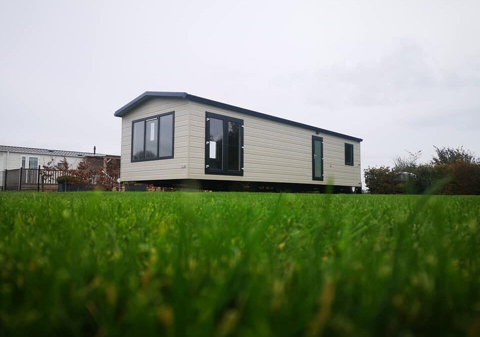 Nieuw chalet geplaatst op “De Akker”.